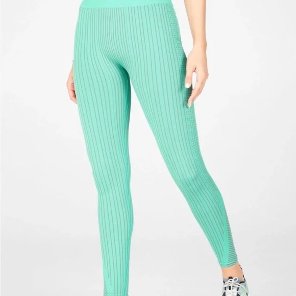 Fabletics workout set XS - Picture 2 of 5
